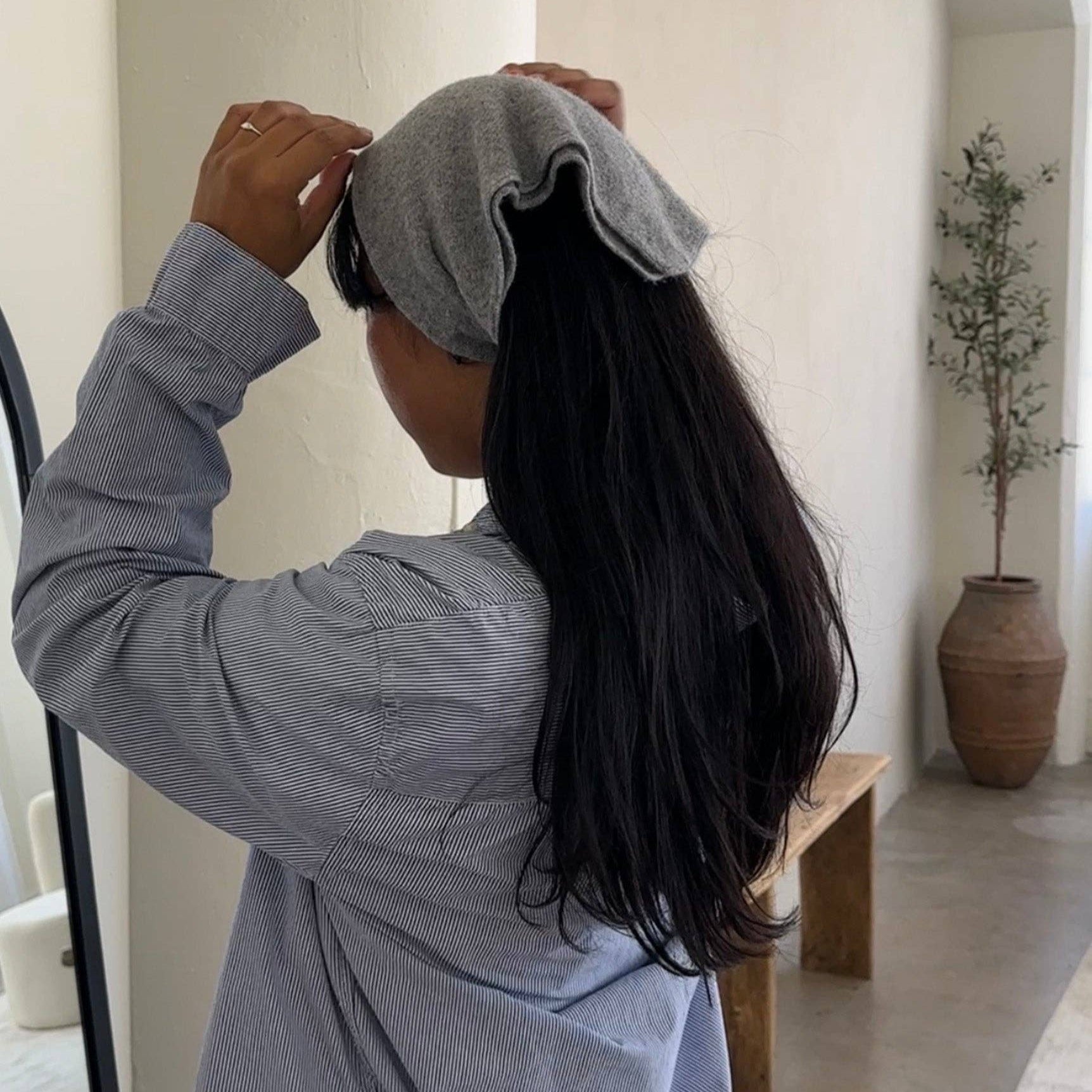 Cashmere Bandana: HT. Grey