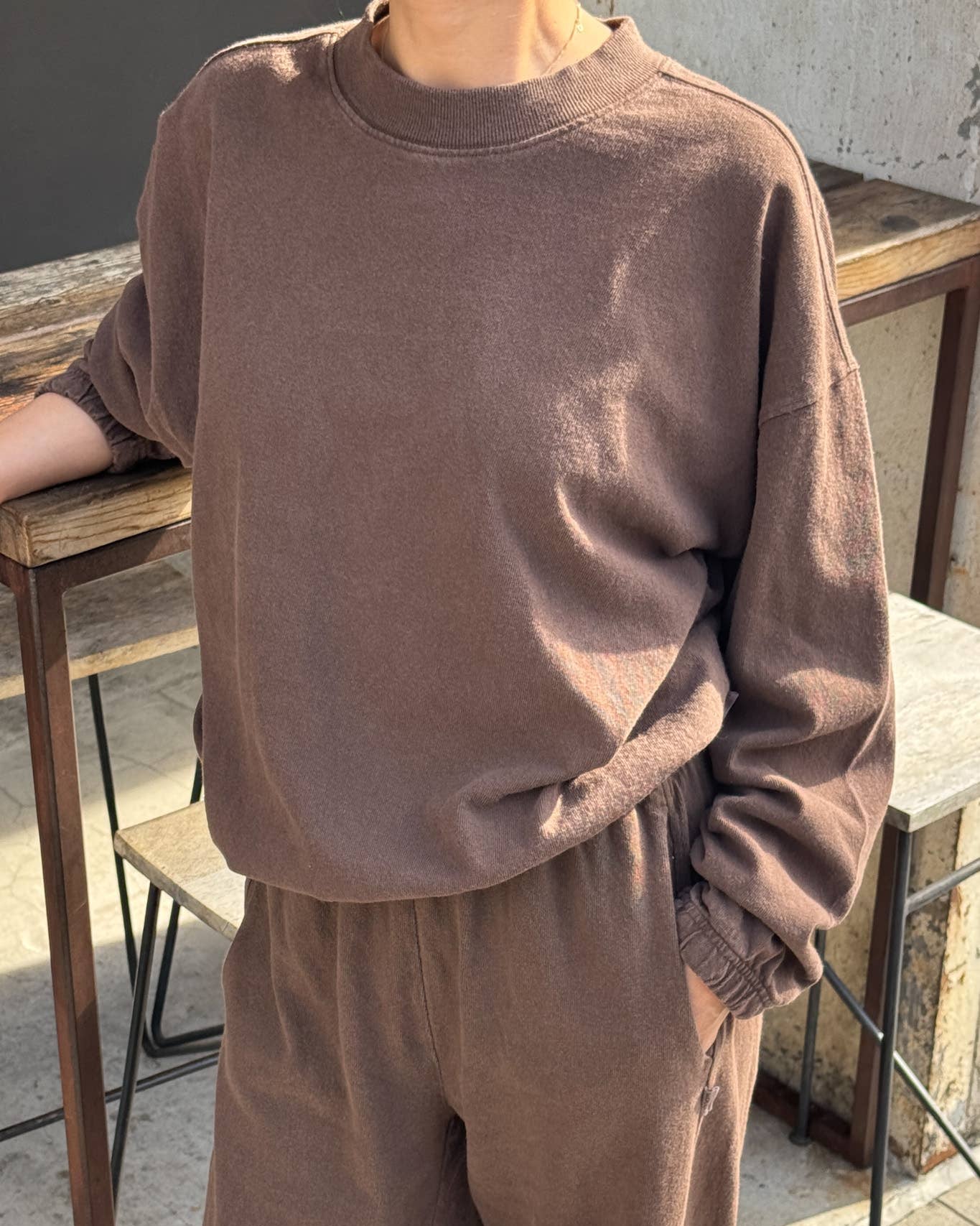 Daisy Long Sleeve Top: Chocolate