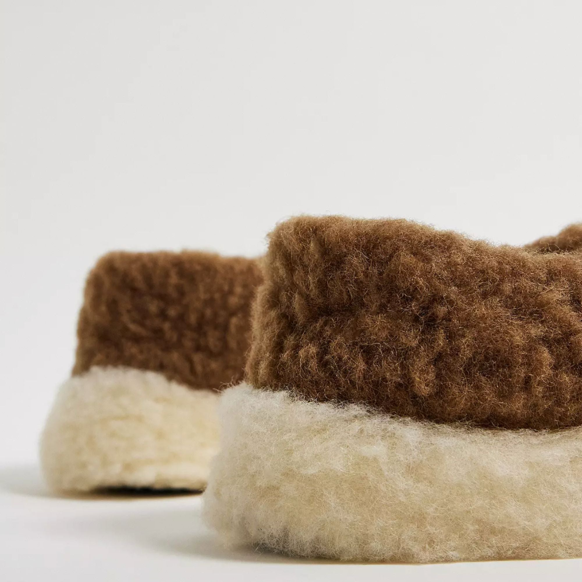 Full Slippers - Brown