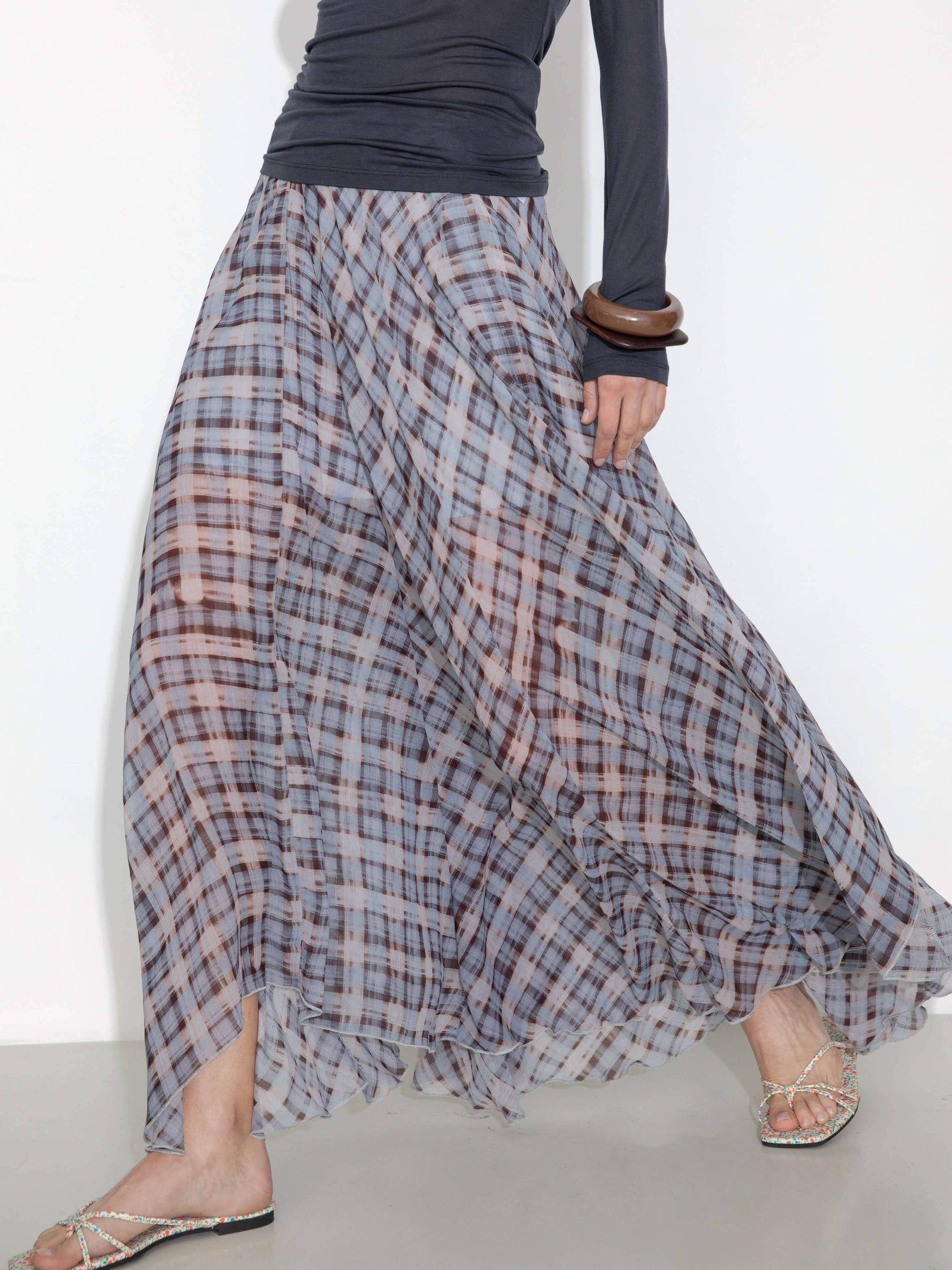 Asymmetrical Flowy Check Maxi Skirt: Blue