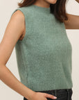 Round Neck Vest: Bordeaux