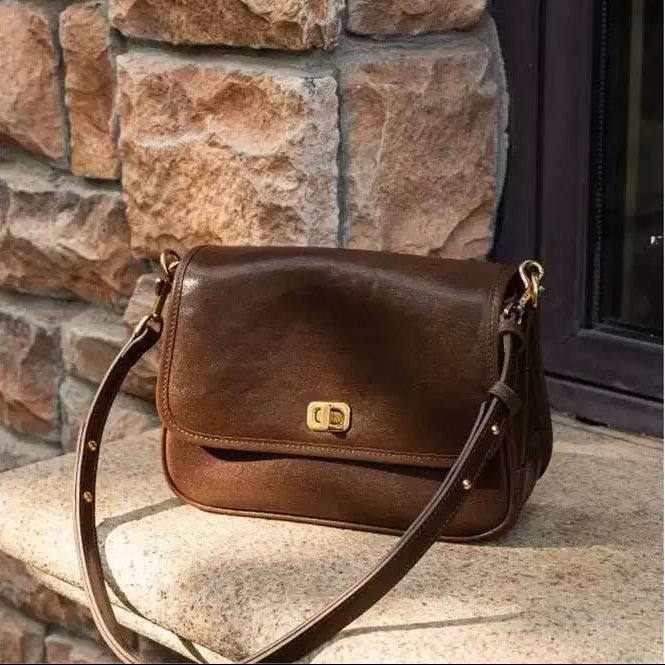 Envelope Shoulder Bag: Brown